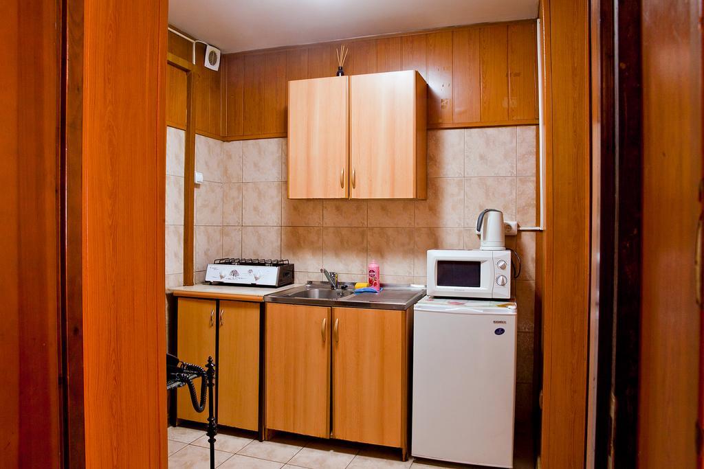 Lessor Apartments Алма Ата Стая снимка